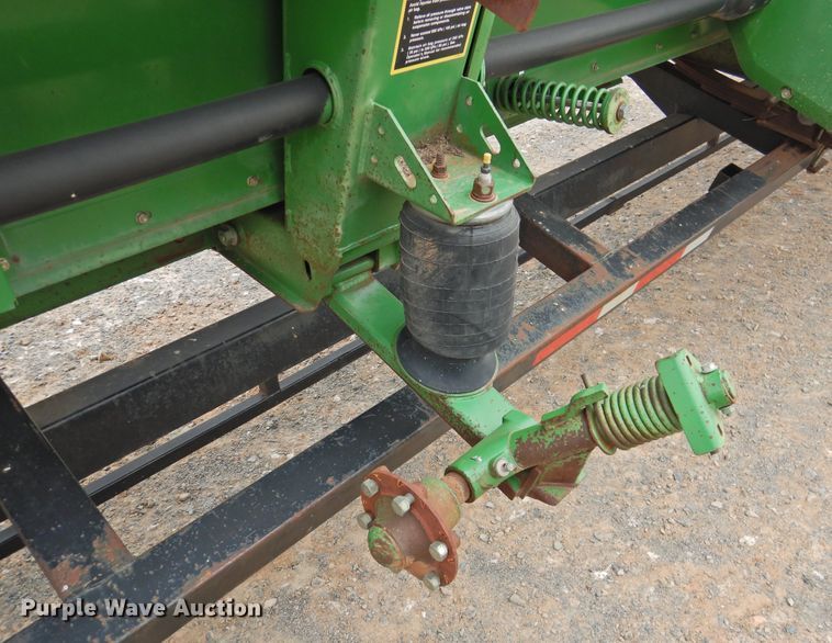 image for item DG1624 John Deere 936D  draper head