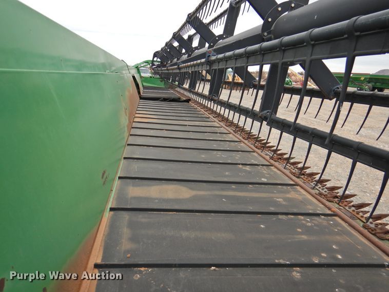 image for item DG1624 John Deere 936D  draper head