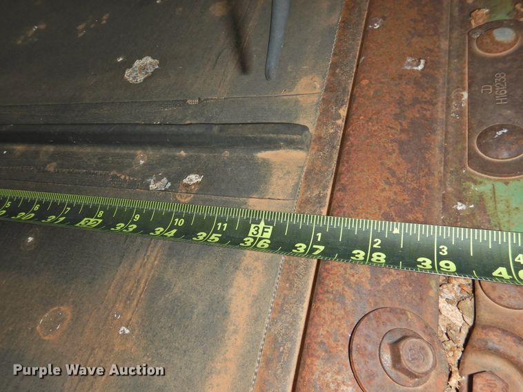 image for item DG1624 John Deere 936D  draper head