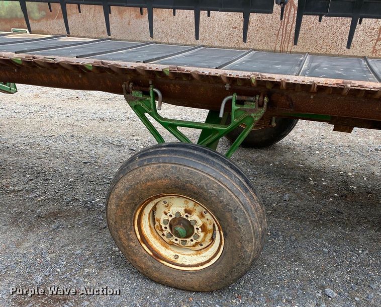 image for item DG1624 John Deere 936D  draper head