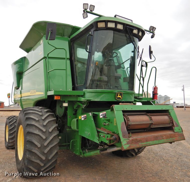 image for item DG1625 2003 John Deere 9750 STS  combine