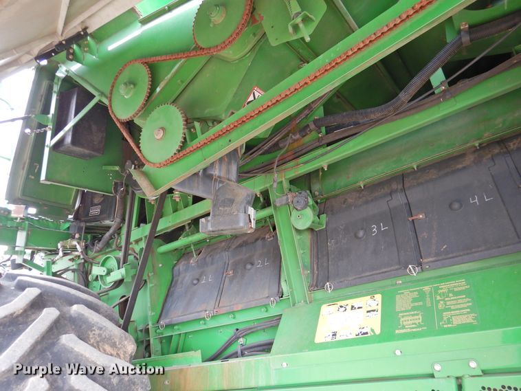 image for item DG1625 2003 John Deere 9750 STS  combine