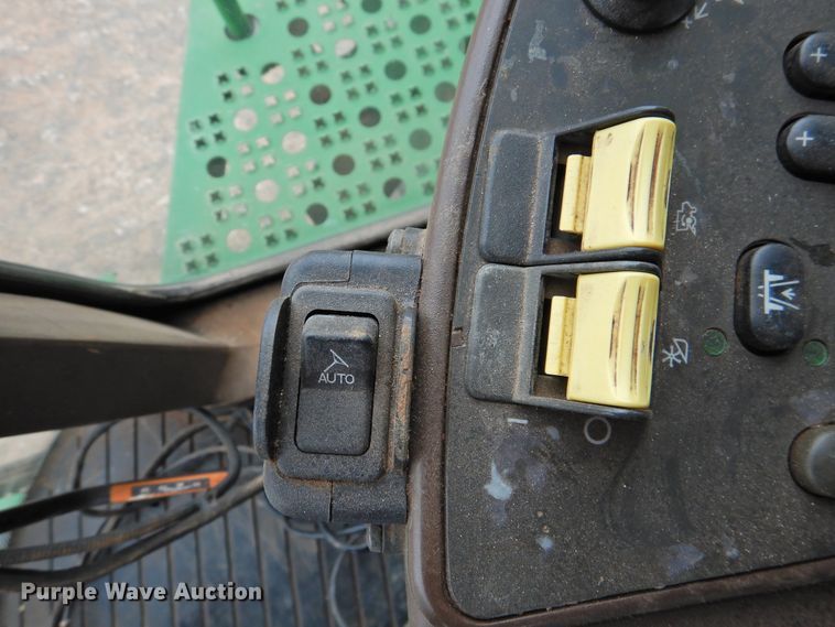 image for item DG1625 2003 John Deere 9750 STS  combine