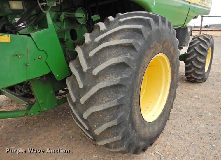 image for item DG1625 2003 John Deere 9750 STS  combine