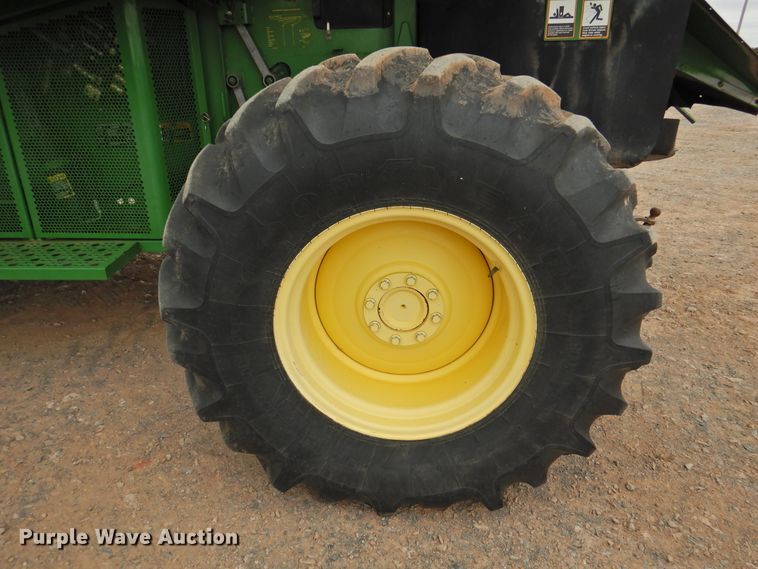 image for item DG1625 2003 John Deere 9750 STS  combine