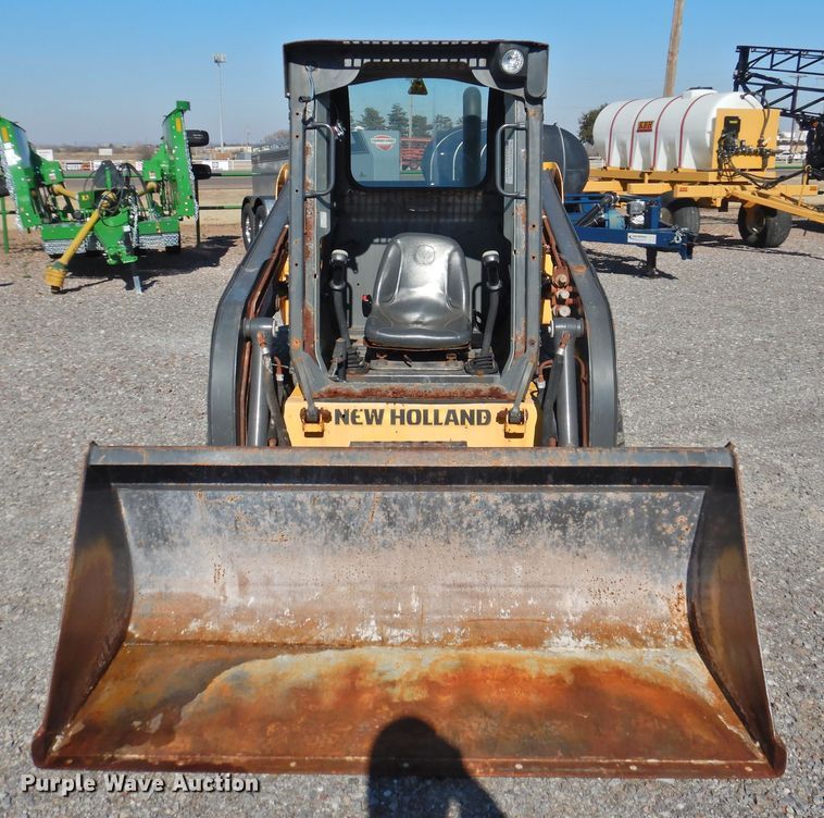 image for item DG1635 New Holland L213  skid steer loader