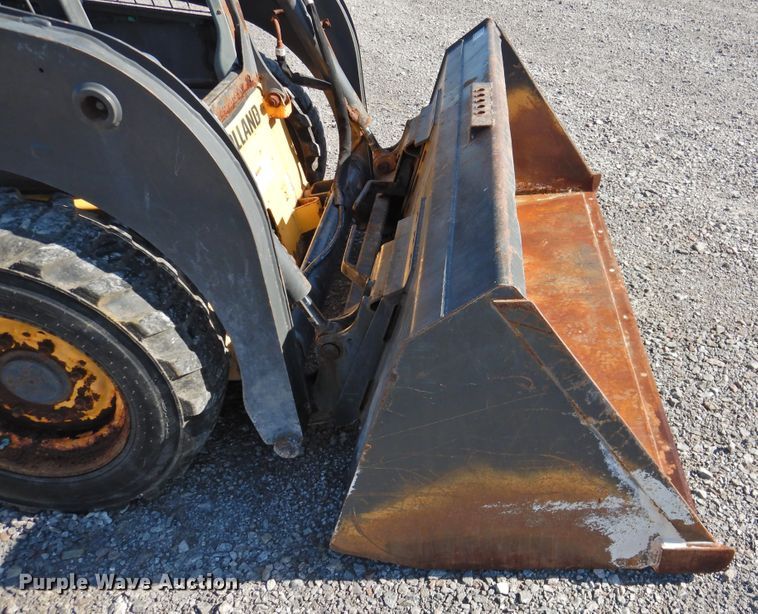 image for item DG1635 New Holland L213  skid steer loader