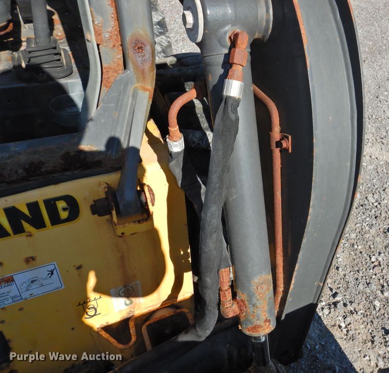 image for item DG1635 New Holland L213  skid steer loader