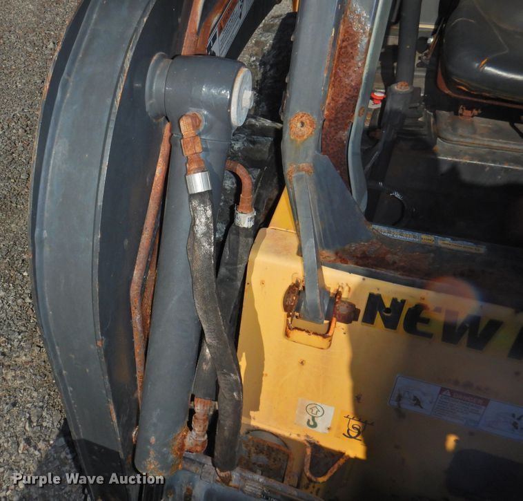 image for item DG1635 New Holland L213  skid steer loader