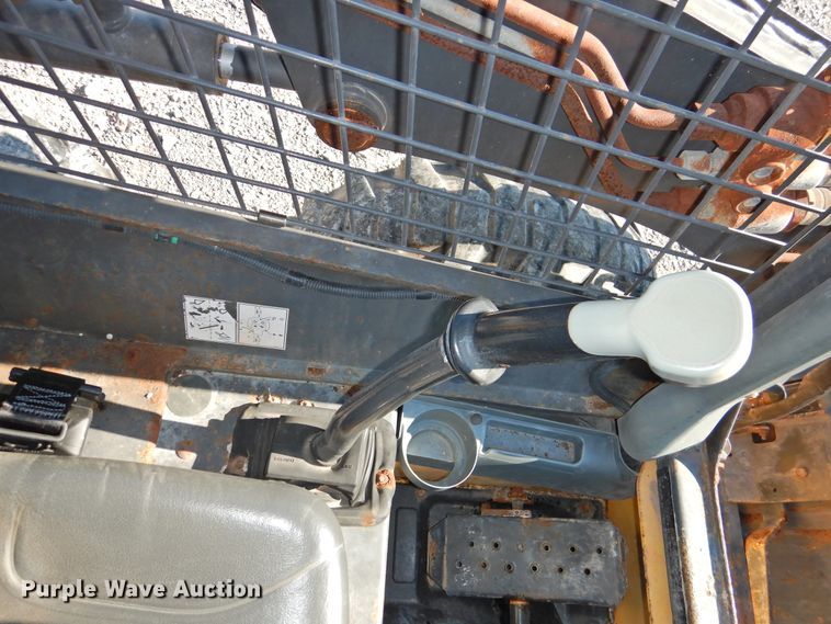 image for item DG1635 New Holland L213  skid steer loader