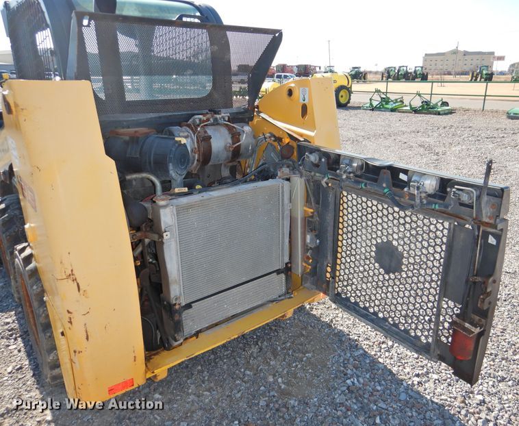 image for item DG1635 New Holland L213  skid steer loader