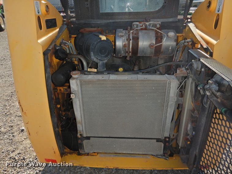 image for item DG1635 New Holland L213  skid steer loader