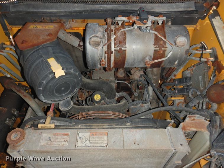 image for item DG1635 New Holland L213  skid steer loader