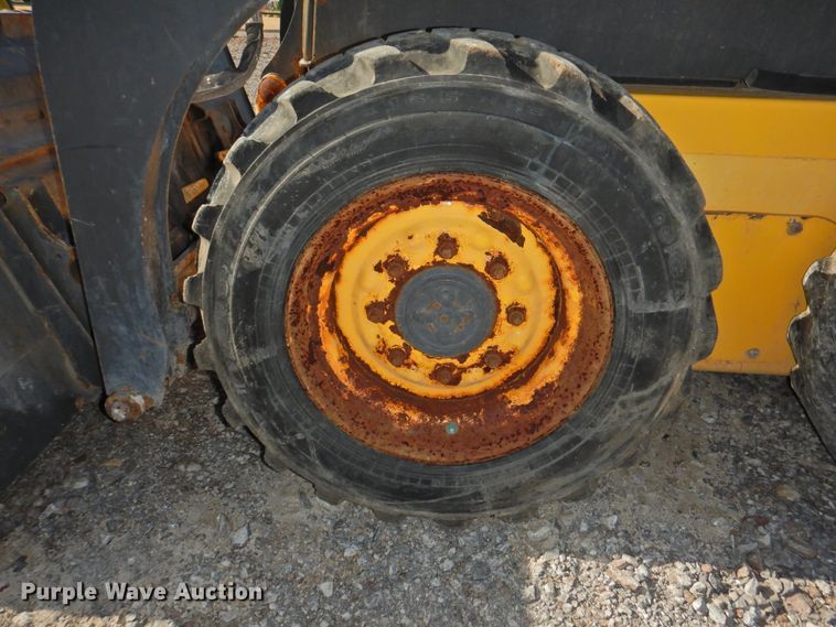 image for item DG1635 New Holland L213  skid steer loader