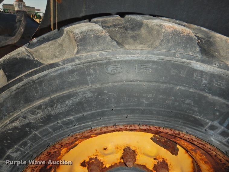 image for item DG1635 New Holland L213  skid steer loader