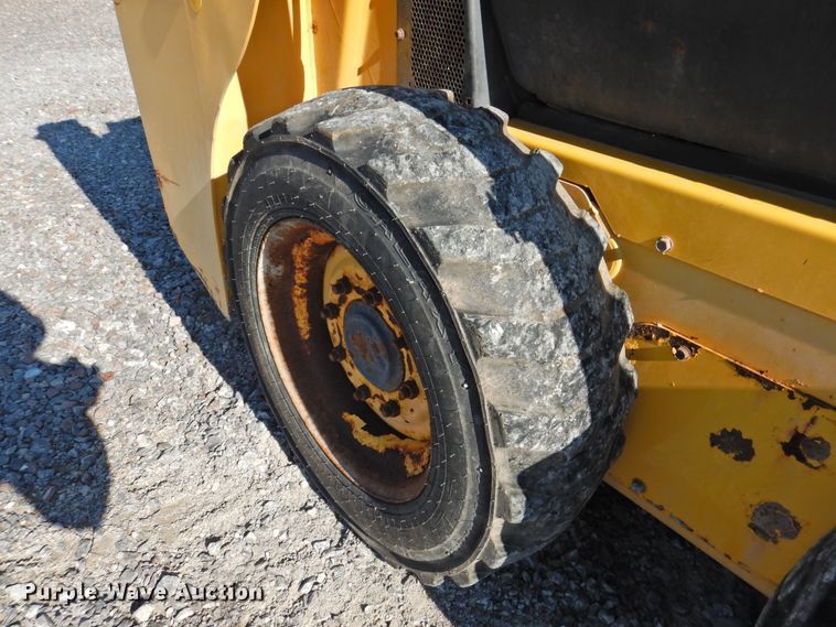 image for item DG1635 New Holland L213  skid steer loader