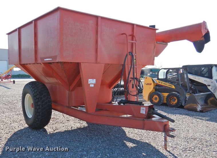 image for item DG1636 UFT 500SA  grain cart