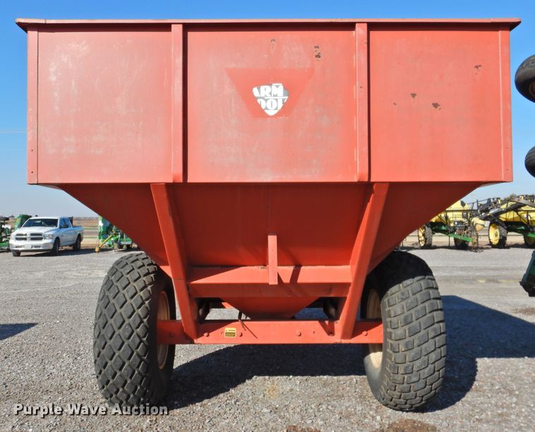 image for item DG1636 UFT 500SA  grain cart