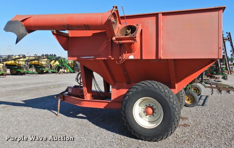 image for item DG1636 UFT 500SA  grain cart