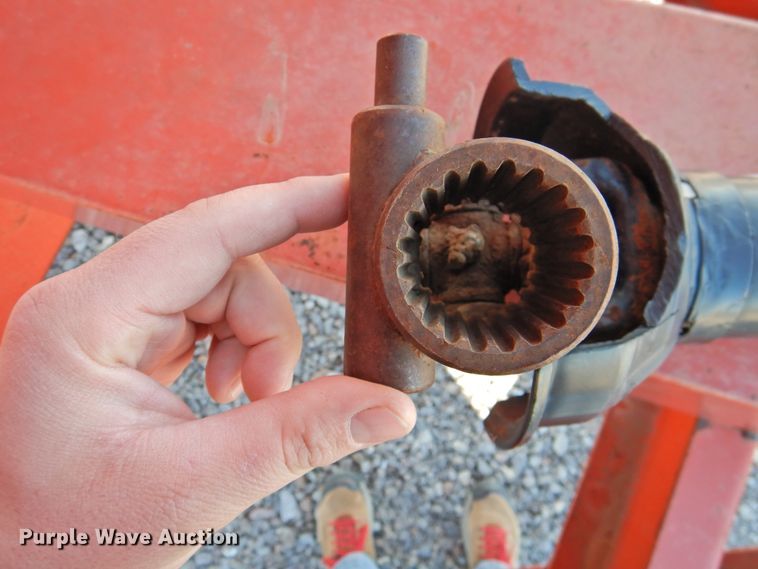 image for item DG1636 UFT 500SA  grain cart