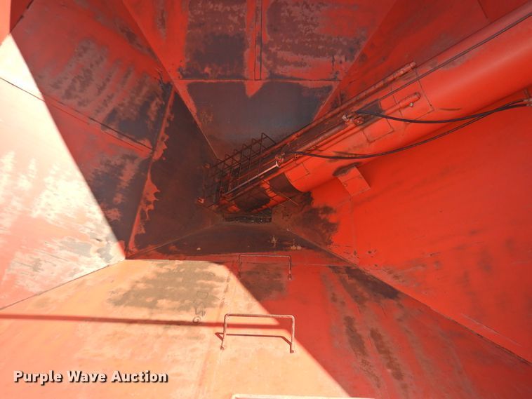 image for item DG1636 UFT 500SA  grain cart