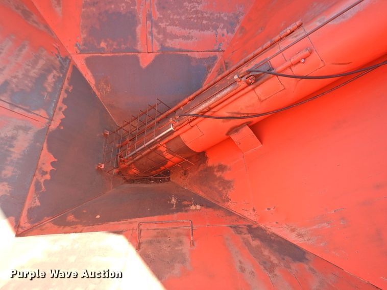 image for item DG1636 UFT 500SA  grain cart