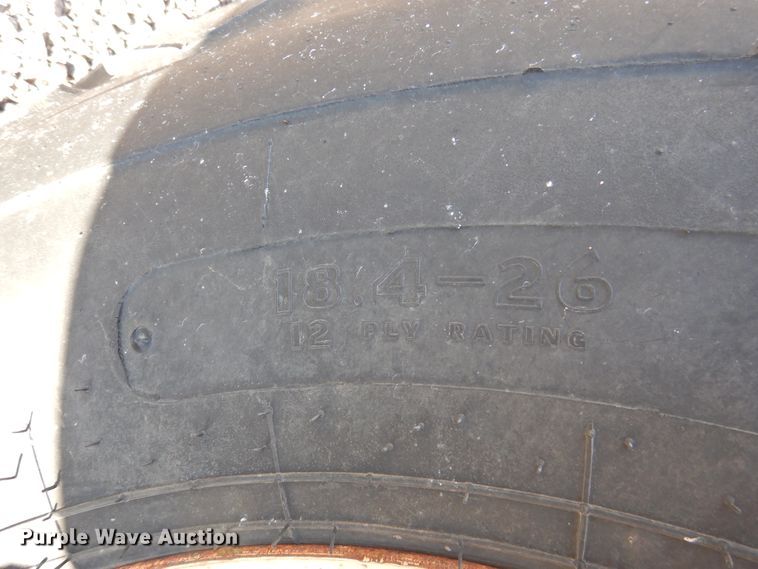 image for item DG1636 UFT 500SA  grain cart