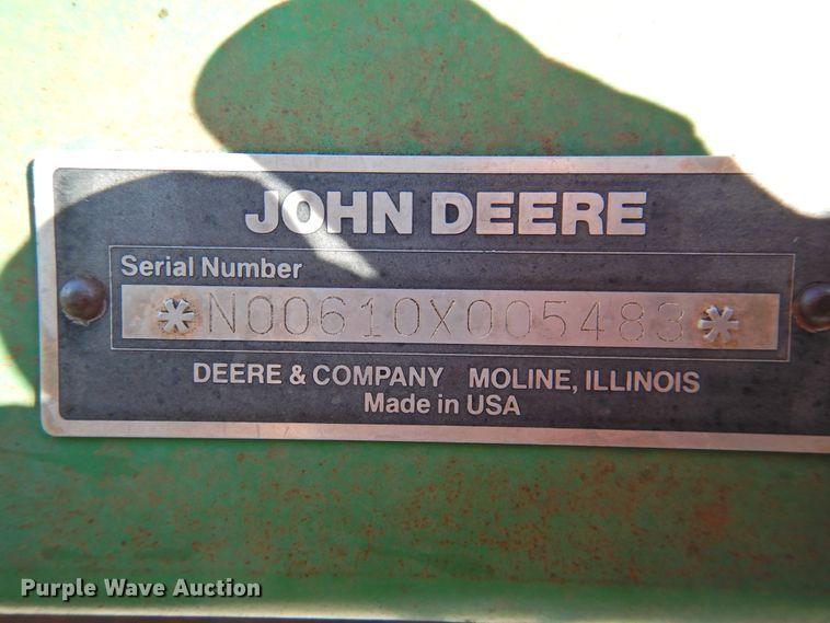 image for item DG1637 John Deere 610  chisel