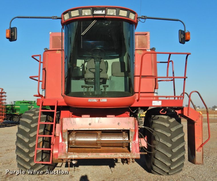 image for item DG1640 1995 Case IH 2188  combine