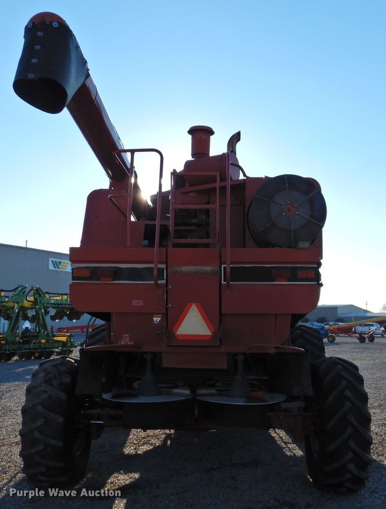image for item DG1640 1995 Case IH 2188  combine