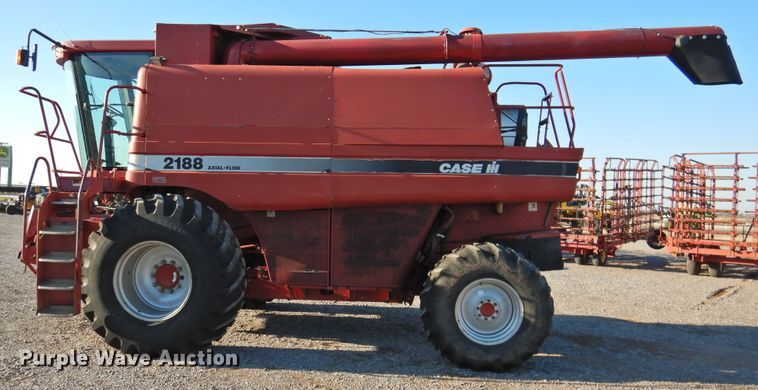 image for item DG1640 1995 Case IH 2188  combine