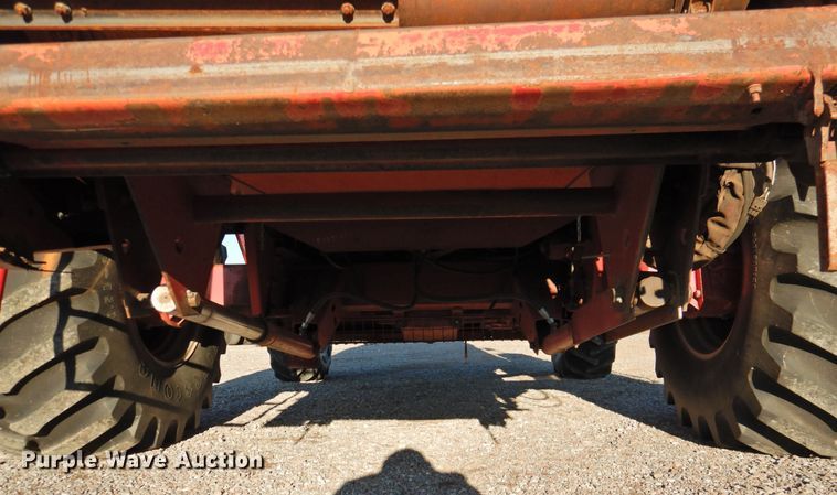 image for item DG1640 1995 Case IH 2188  combine