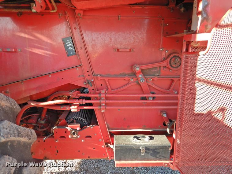 image for item DG1640 1995 Case IH 2188  combine