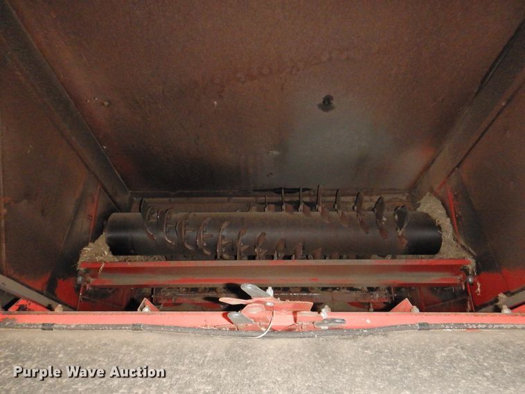 image for item DG1640 1995 Case IH 2188  combine