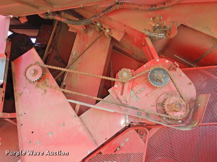 image for item DG1640 1995 Case IH 2188  combine