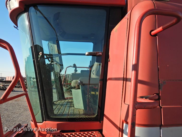 image for item DG1640 1995 Case IH 2188  combine