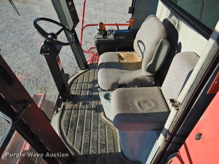 image for item DG1640 1995 Case IH 2188  combine