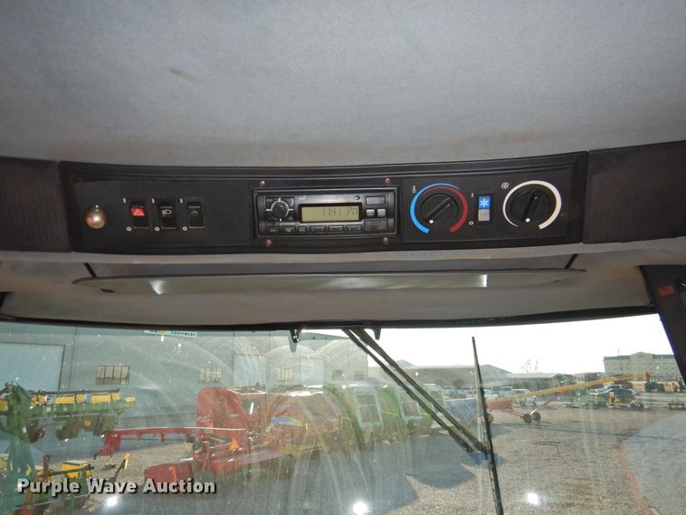 image for item DG1640 1995 Case IH 2188  combine