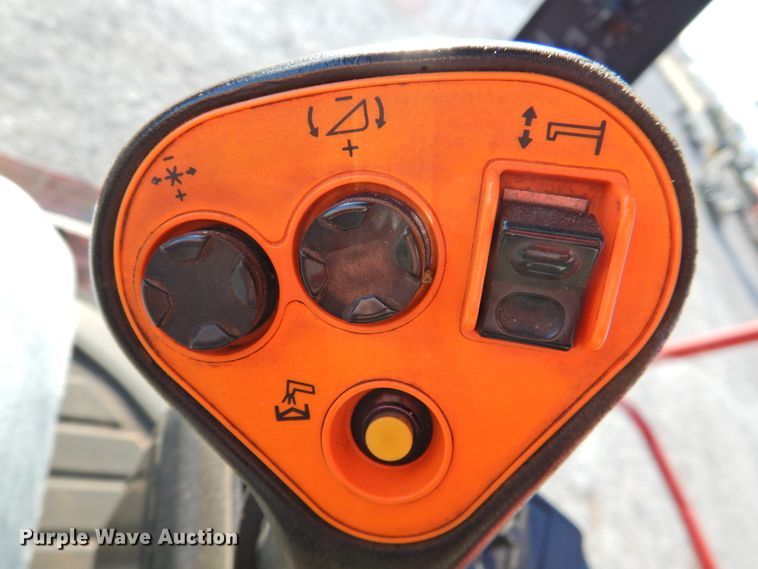 image for item DG1640 1995 Case IH 2188  combine