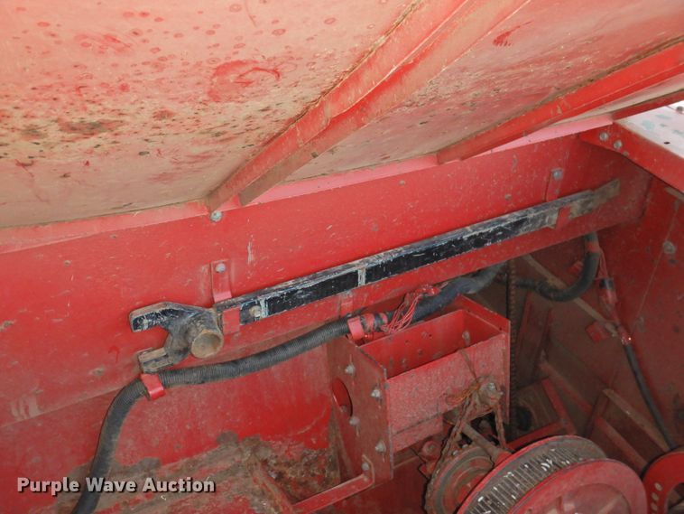 image for item DG1640 1995 Case IH 2188  combine