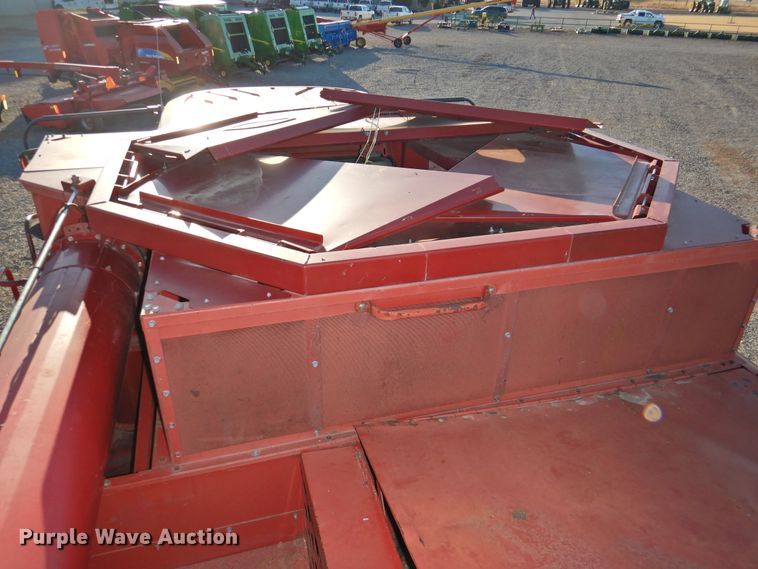 image for item DG1640 1995 Case IH 2188  combine