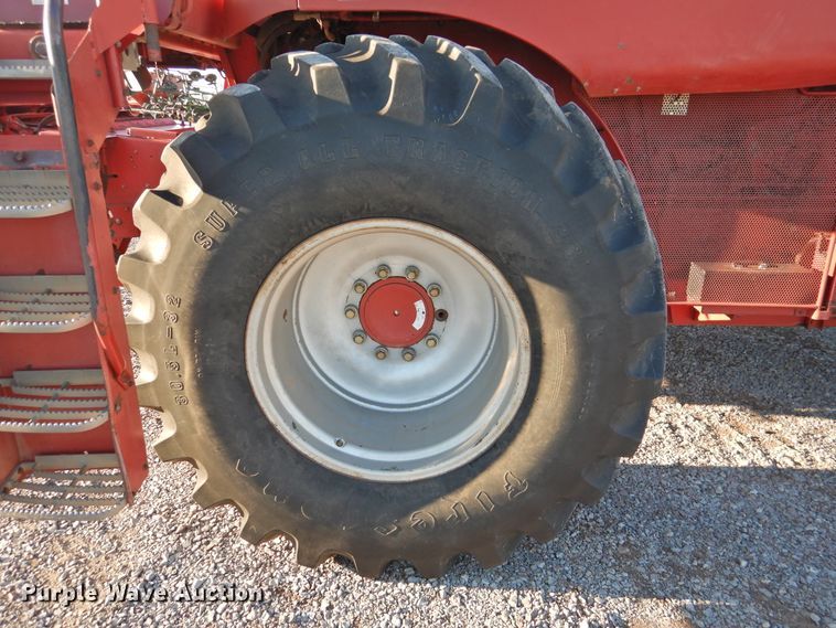 image for item DG1640 1995 Case IH 2188  combine