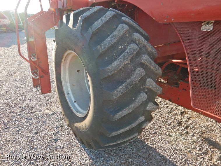 image for item DG1640 1995 Case IH 2188  combine