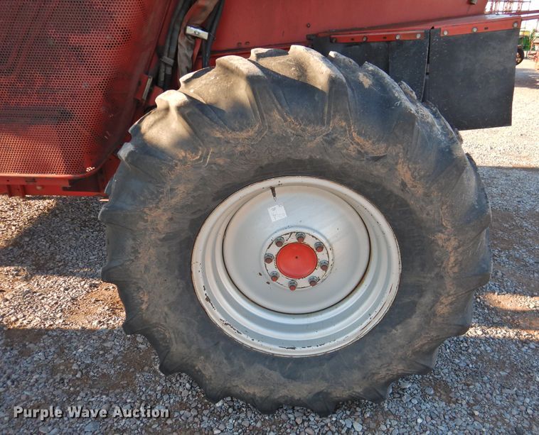 image for item DG1640 1995 Case IH 2188  combine