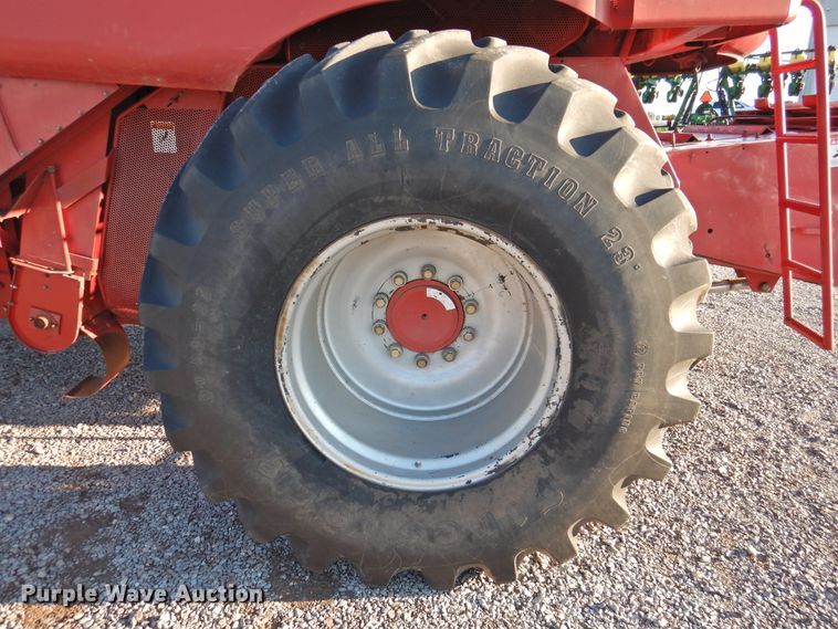 image for item DG1640 1995 Case IH 2188  combine