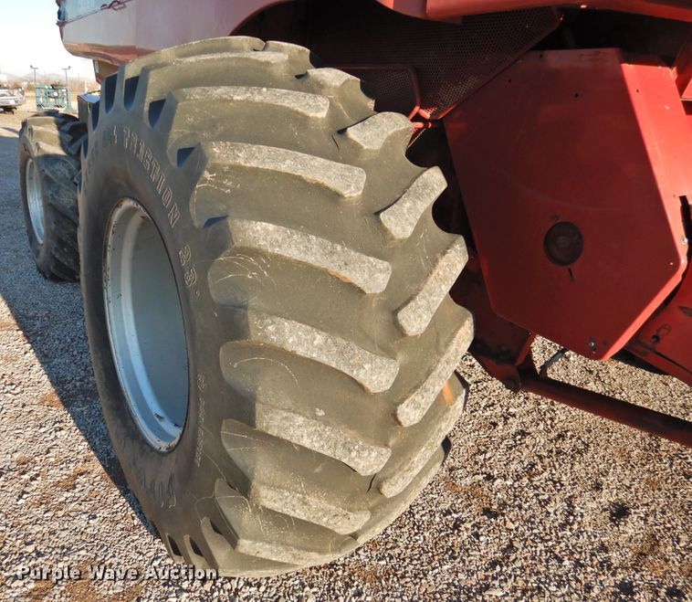 image for item DG1640 1995 Case IH 2188  combine