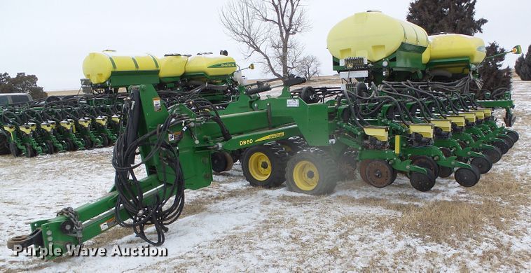 image for item DG8447 2015 John Deere DB60  no-till planter