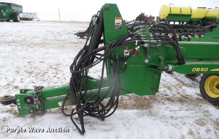 image for item DG8447 2015 John Deere DB60  no-till planter