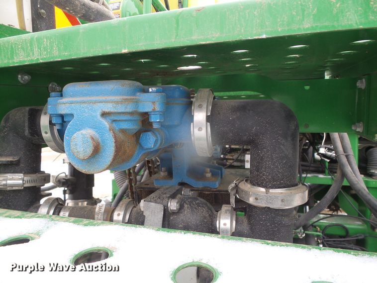 image for item DG8447 2015 John Deere DB60  no-till planter