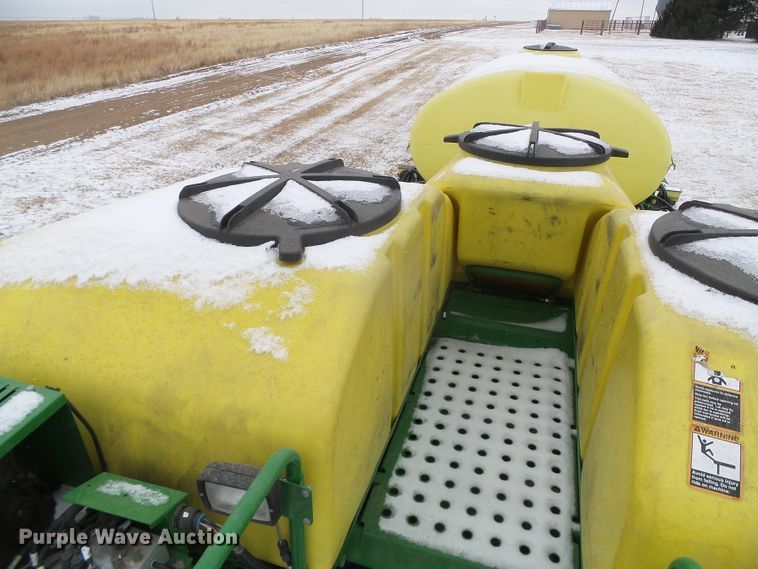 image for item DG8447 2015 John Deere DB60  no-till planter